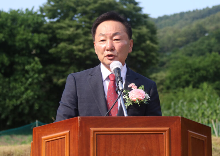최정용-가평군의회-의장의-축사-768x544.jpg